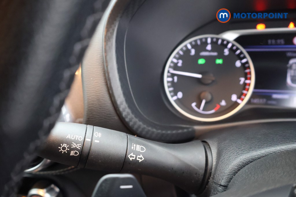 Nissan Juke N-Connecta Automatic Petrol SUV - Stock Number (1665096) - 5th supplementary image