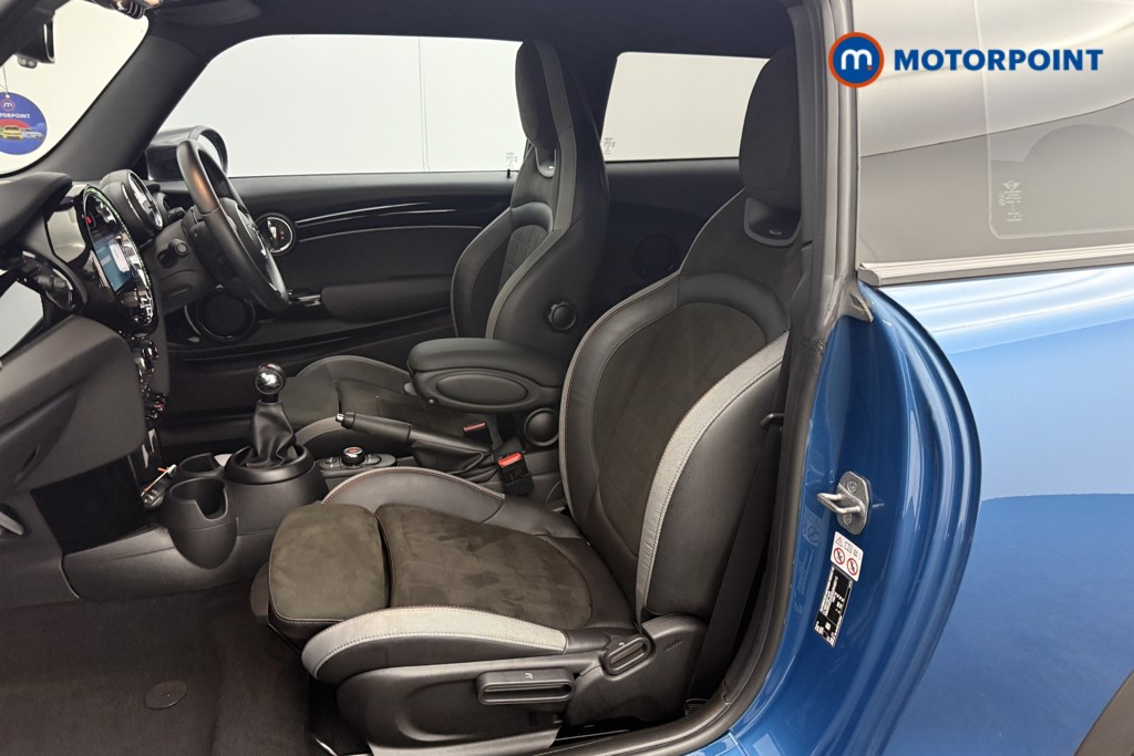 Mini Hatchback Cooper Sport Manual Petrol Hatchback - Stock Number (1665509) - 2nd supplementary image