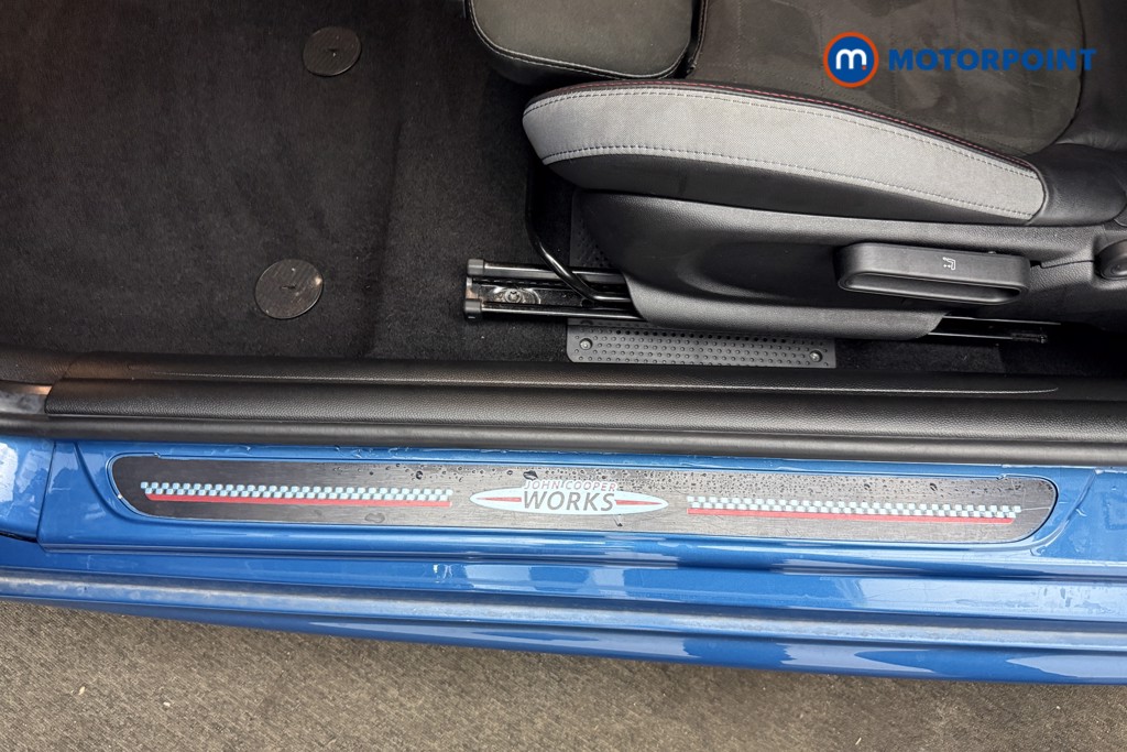 Mini Hatchback Cooper Sport Manual Petrol Hatchback - Stock Number (1665509) - 4th supplementary image