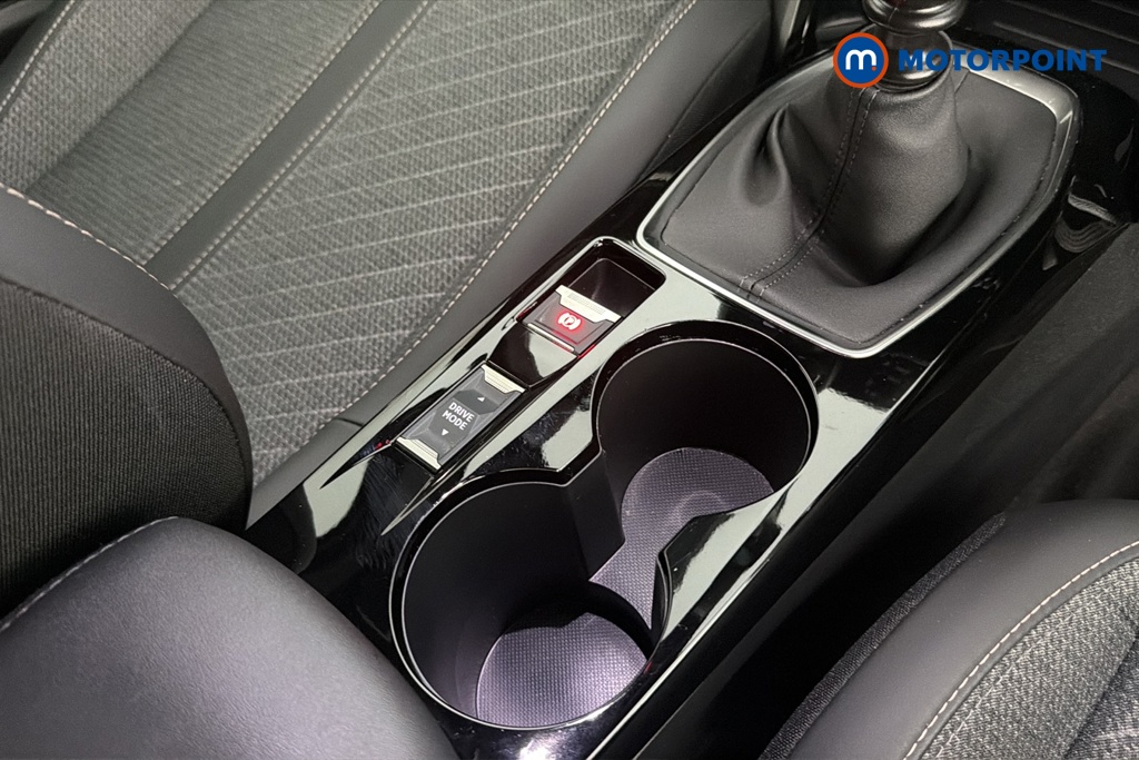 Peugeot 2008 Allure Manual Petrol SUV - Stock Number (1665819) - 16th supplementary image