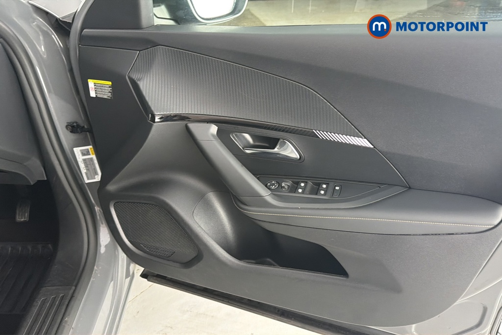 Peugeot 2008 Allure Manual Petrol SUV - Stock Number (1665909) - 18th supplementary image
