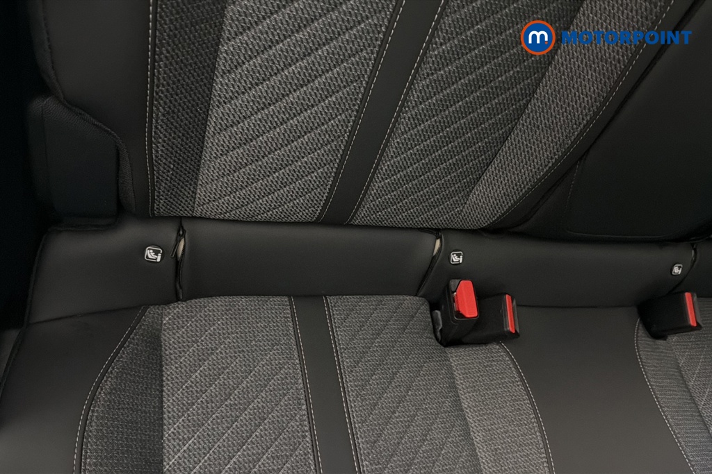 Peugeot 2008 Allure Manual Petrol SUV - Stock Number (1665909) - 27th supplementary image