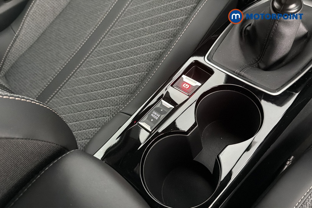 Peugeot 2008 Allure Manual Petrol SUV - Stock Number (1665914) - 16th supplementary image