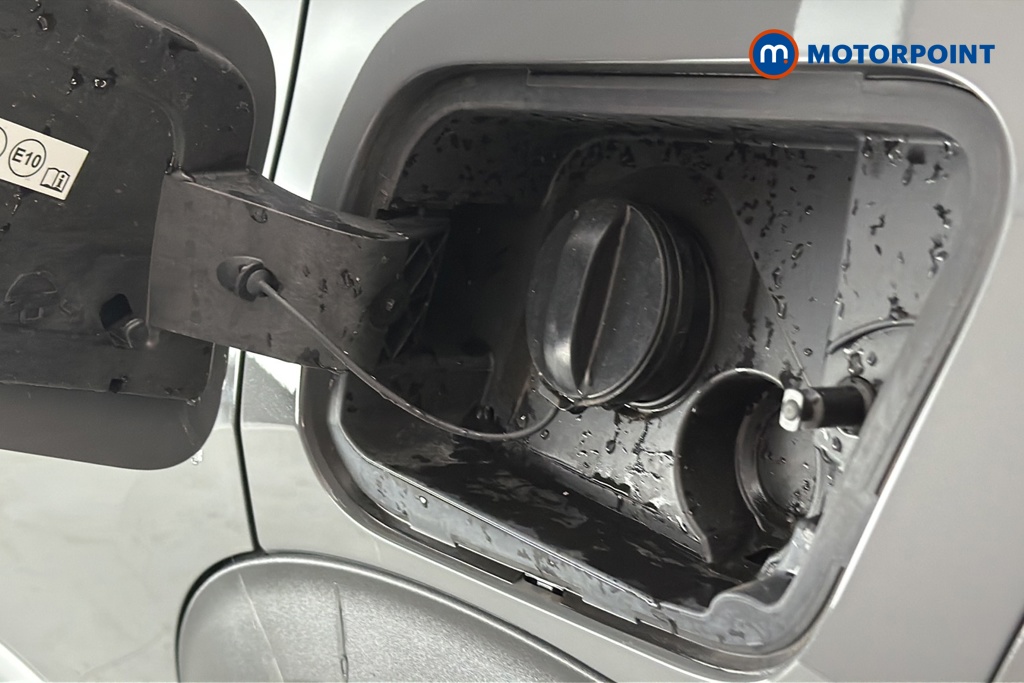Peugeot 2008 Allure Manual Petrol SUV - Stock Number (1665914) - 41st supplementary image