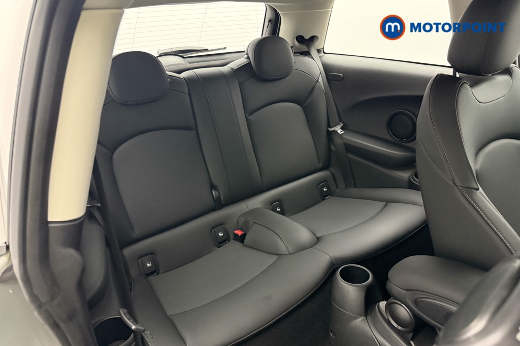 Mini Hatchback One Classic Manual Petrol Hatchback - Stock Number (1666719) - 13th supplementary image