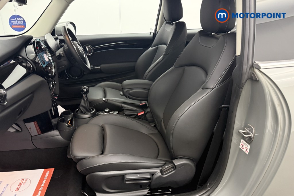 Mini Hatchback One Classic Manual Petrol Hatchback - Stock Number (1666719) - 1st supplementary image