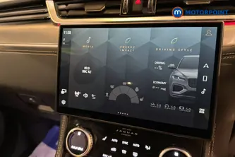 Jaguar F-Pace R-Dynamic Se Black Automatic Diesel SUV - Stock Number (1666811) - 8th supplementary image
