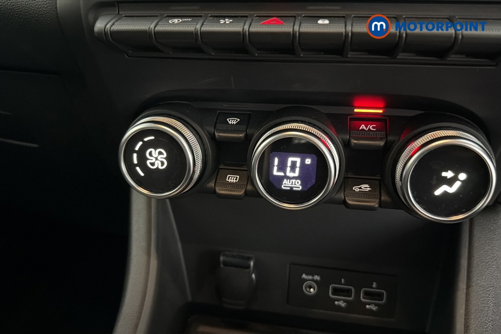 Renault Captur Se Edition Manual Petrol SUV - Stock Number (1667203) - 12th supplementary image