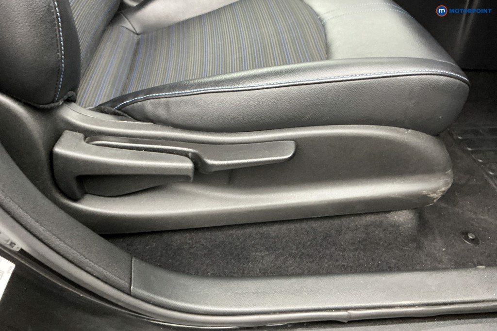 Nissan Leaf N-Connecta Automatic Electric Hatchback - Stock Number (1667593) - 17th supplementary image