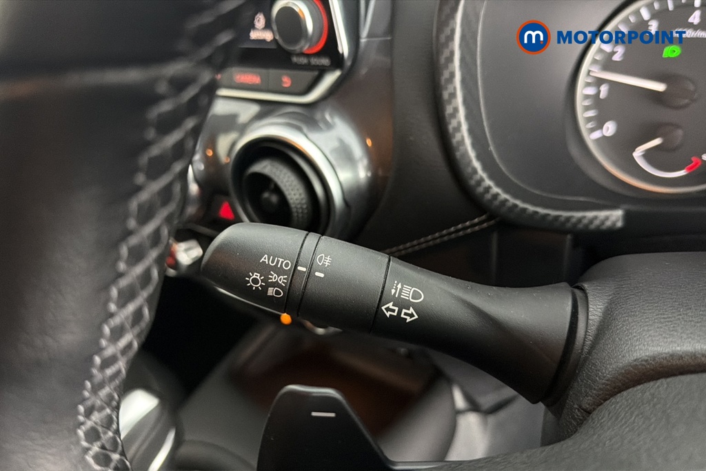 Nissan Juke N-Connecta Automatic Petrol SUV - Stock Number (1667603) - 5th supplementary image