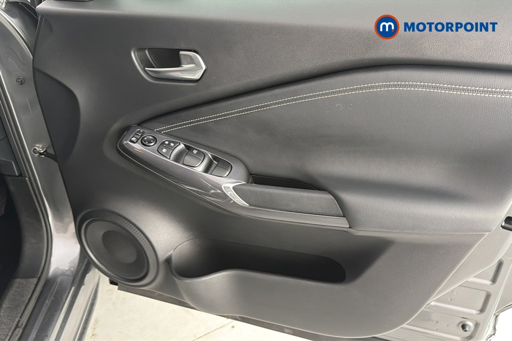Nissan Juke N-Connecta Automatic Petrol SUV - Stock Number (1667603) - 18th supplementary image