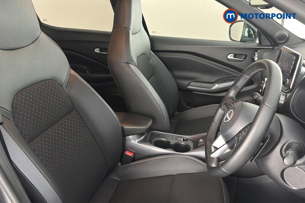 Nissan Juke N-Connecta Automatic Petrol SUV - Stock Number (1667603) - 22nd supplementary image