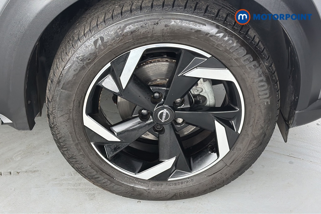 Nissan Juke N-Connecta Automatic Petrol SUV - Stock Number (1667603) - 47th supplementary image