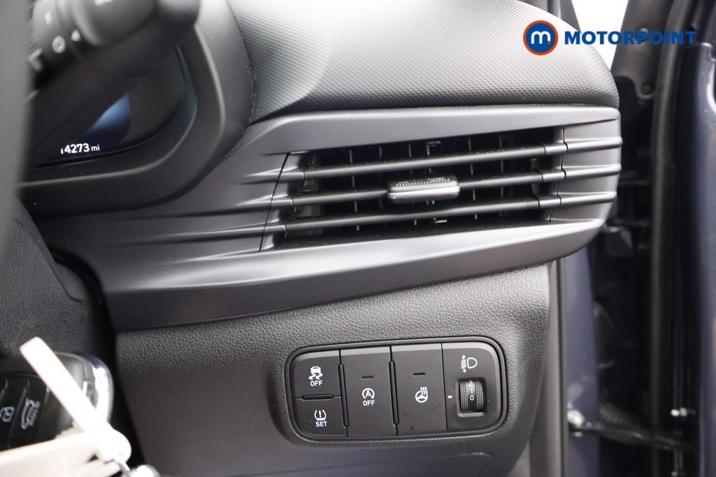 Hyundai I20 Premium Manual Petrol Hatchback - Stock Number (1667828) - 7th supplementary image