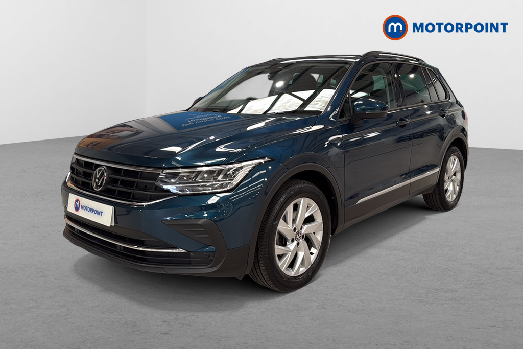 Volkswagen Tiguan Life Manual Petrol SUV - Stock Number (1662850) - Passenger side front corner