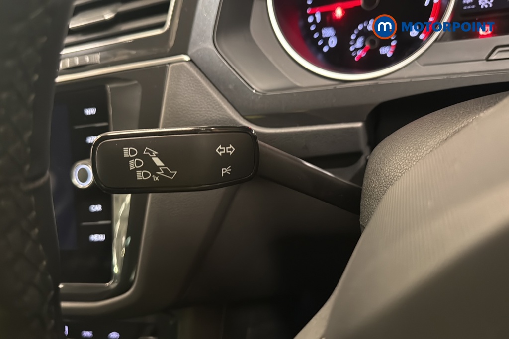 Volkswagen Tiguan Life Manual Petrol SUV - Stock Number (1662850) - 5th supplementary image