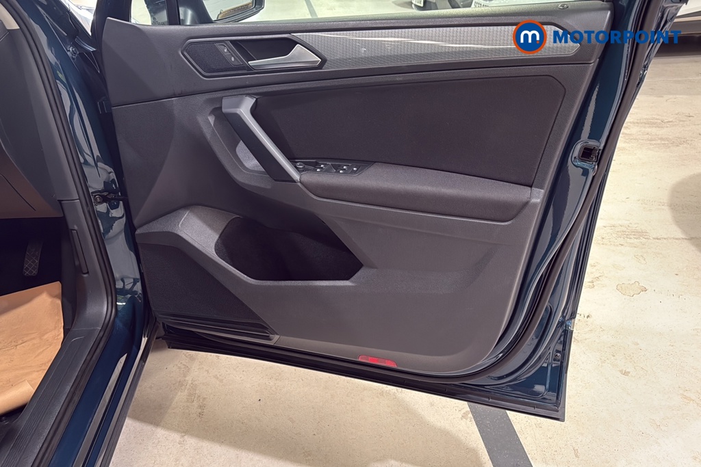 Volkswagen Tiguan Life Manual Petrol SUV - Stock Number (1662850) - 18th supplementary image