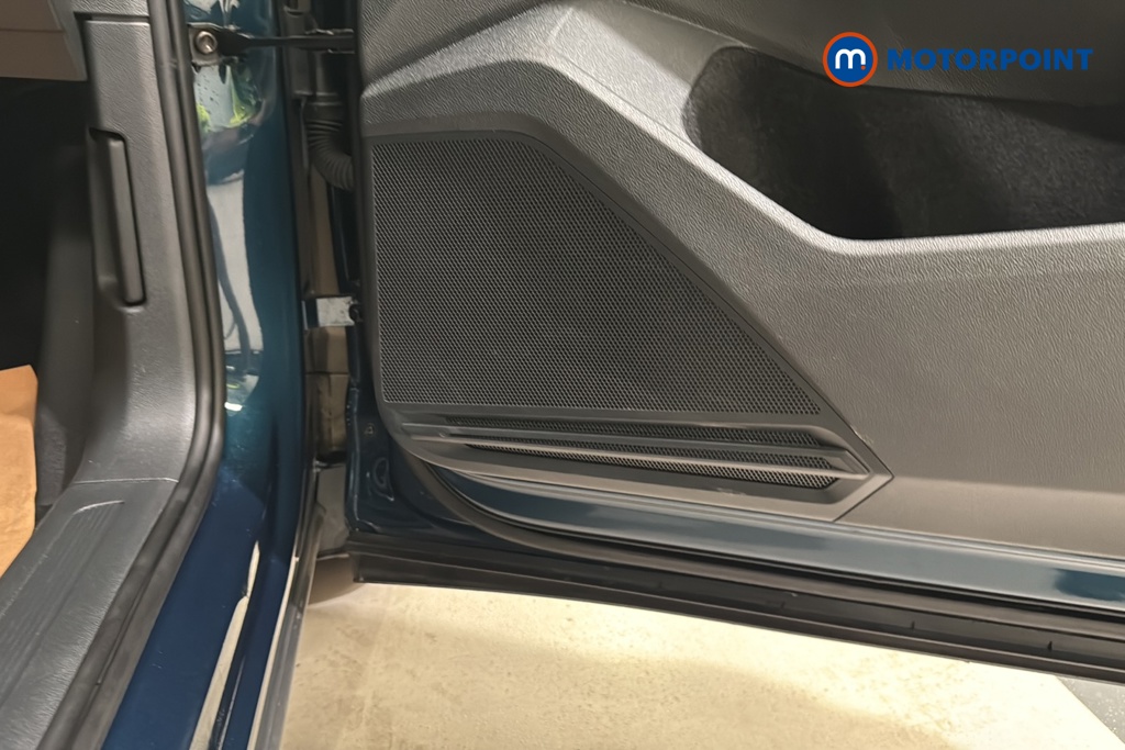 Volkswagen Tiguan Life Manual Petrol SUV - Stock Number (1662850) - 21st supplementary image