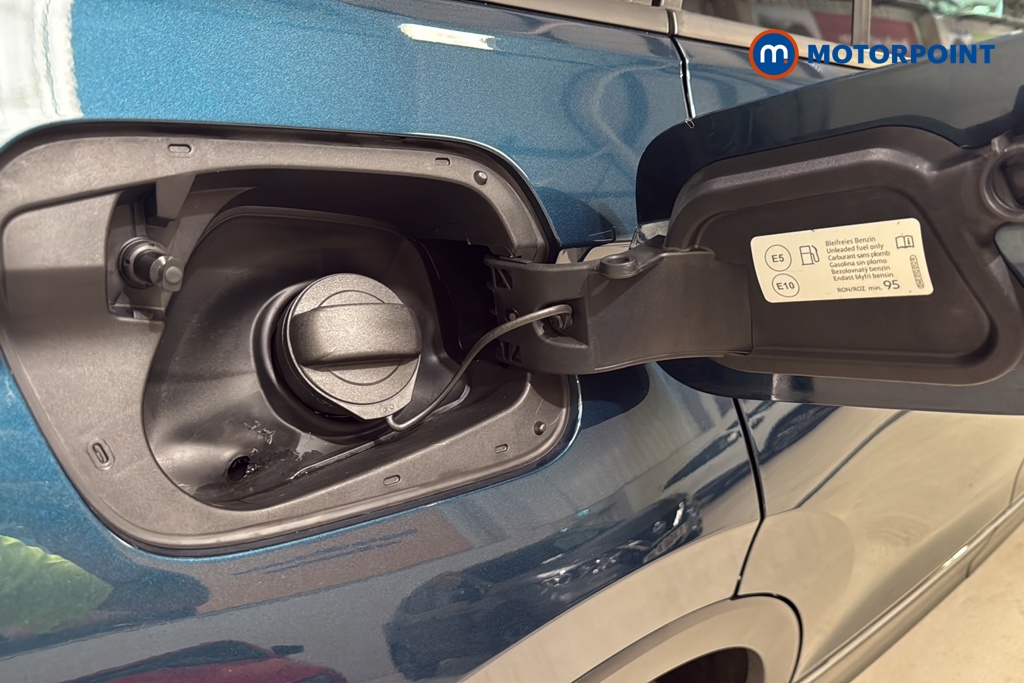 Volkswagen Tiguan Life Manual Petrol SUV - Stock Number (1662850) - 41st supplementary image