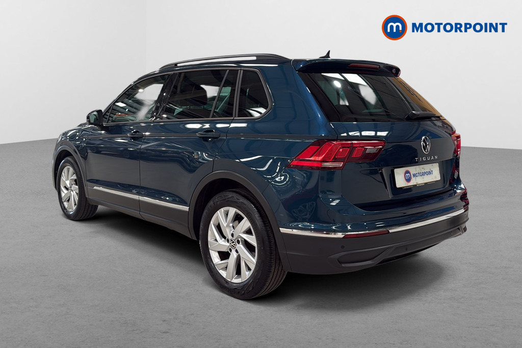Volkswagen Tiguan Life Manual Petrol SUV - Stock Number (1662850) - Drivers side rear corner