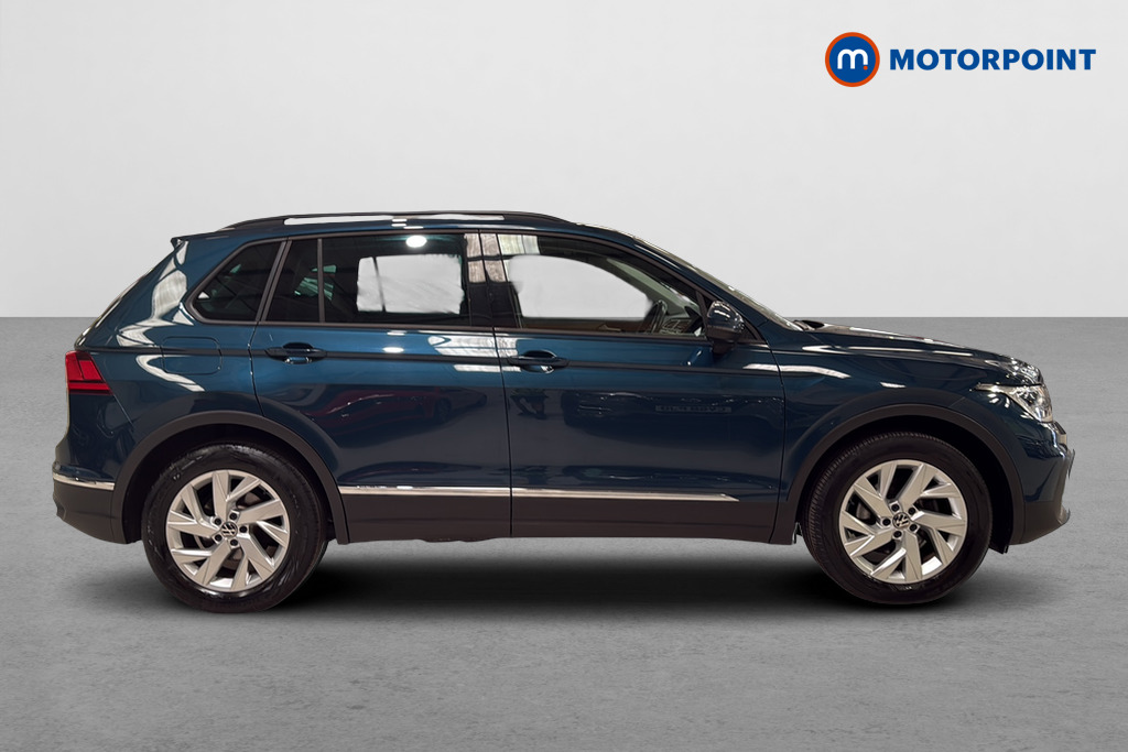 Volkswagen Tiguan Life Manual Petrol SUV - Stock Number (1662850) - Passenger side