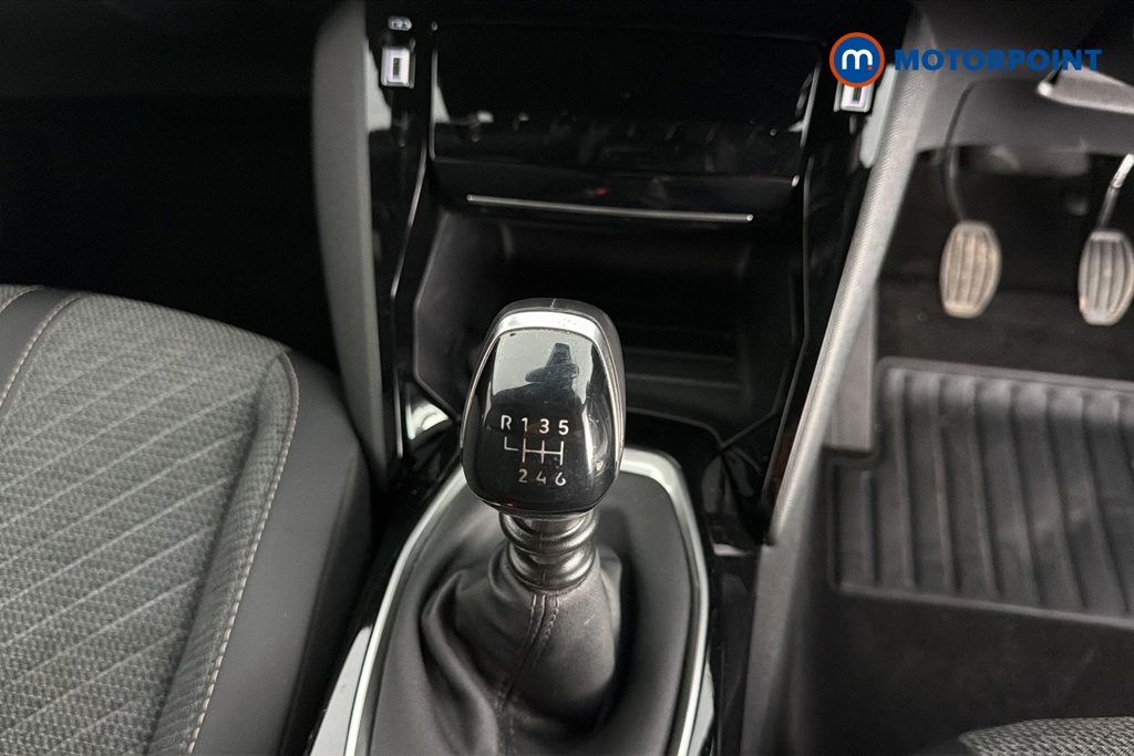 Peugeot 2008 Allure Manual Petrol SUV - Stock Number (1665886) - 15th supplementary image