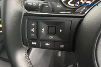 Nissan Qashqai Acenta Premium Automatic Petrol SUV - Stock Number (1667609) - 4th supplementary image