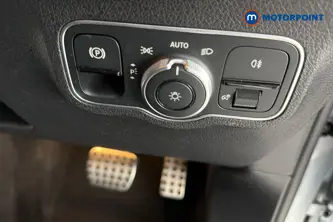 Mercedes-Benz GLB Amg Line Automatic Petrol SUV - Stock Number (1667625) - 11th supplementary image