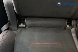 Mercedes-Benz GLB Amg Line Automatic Petrol SUV - Stock Number (1667625) - 27th supplementary image
