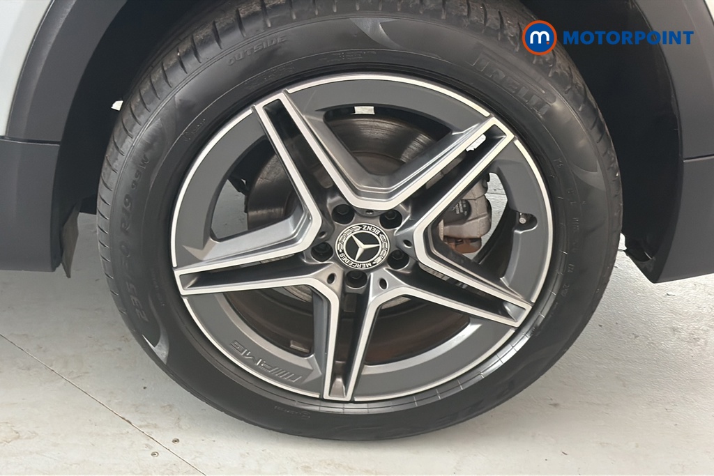 Mercedes-Benz GLB Amg Line Automatic Petrol SUV - Stock Number (1667625) - 45th supplementary image