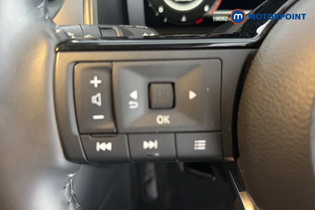 Nissan Qashqai N-Connecta Manual Petrol SUV - Stock Number (1667626) - 4th supplementary image