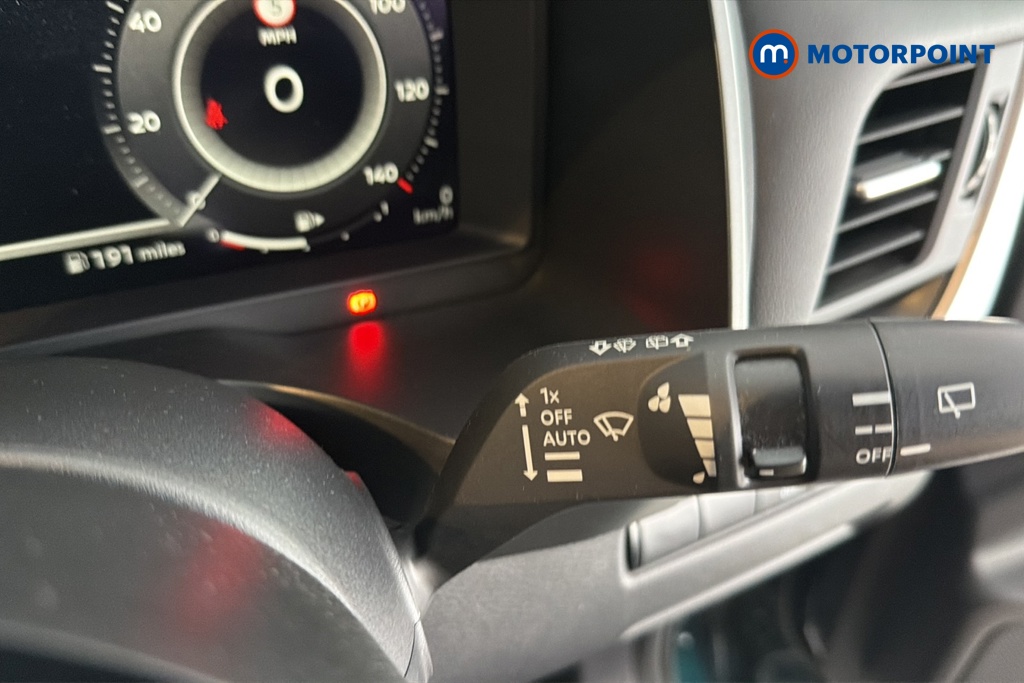 Nissan Qashqai N-Connecta Manual Petrol SUV - Stock Number (1667626) - 6th supplementary image