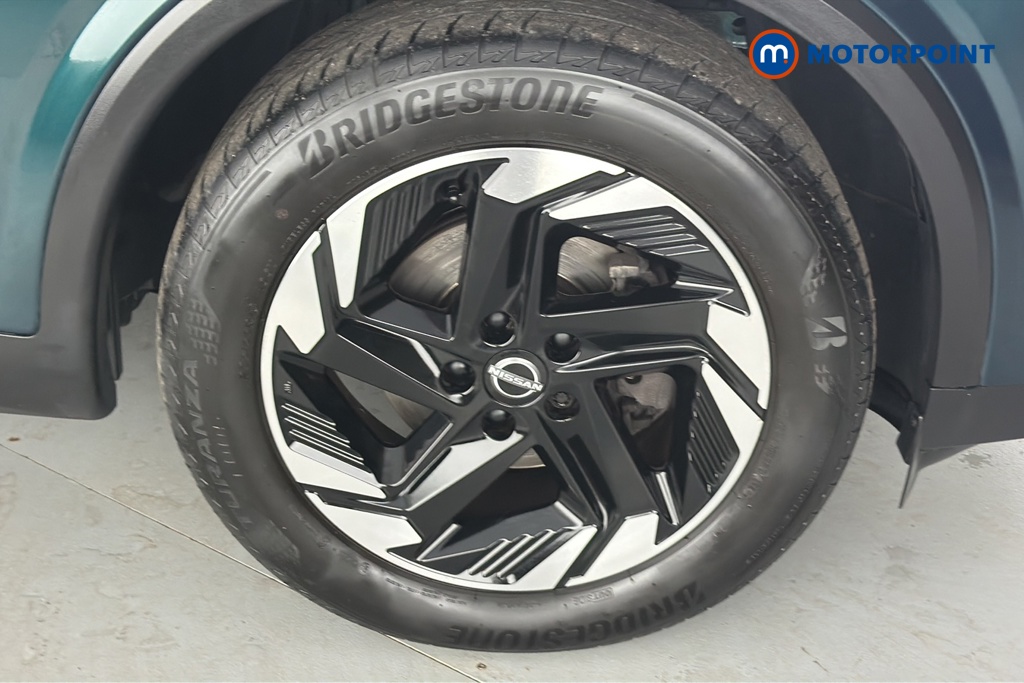Nissan Qashqai N-Connecta Manual Petrol SUV - Stock Number (1667626) - 47th supplementary image