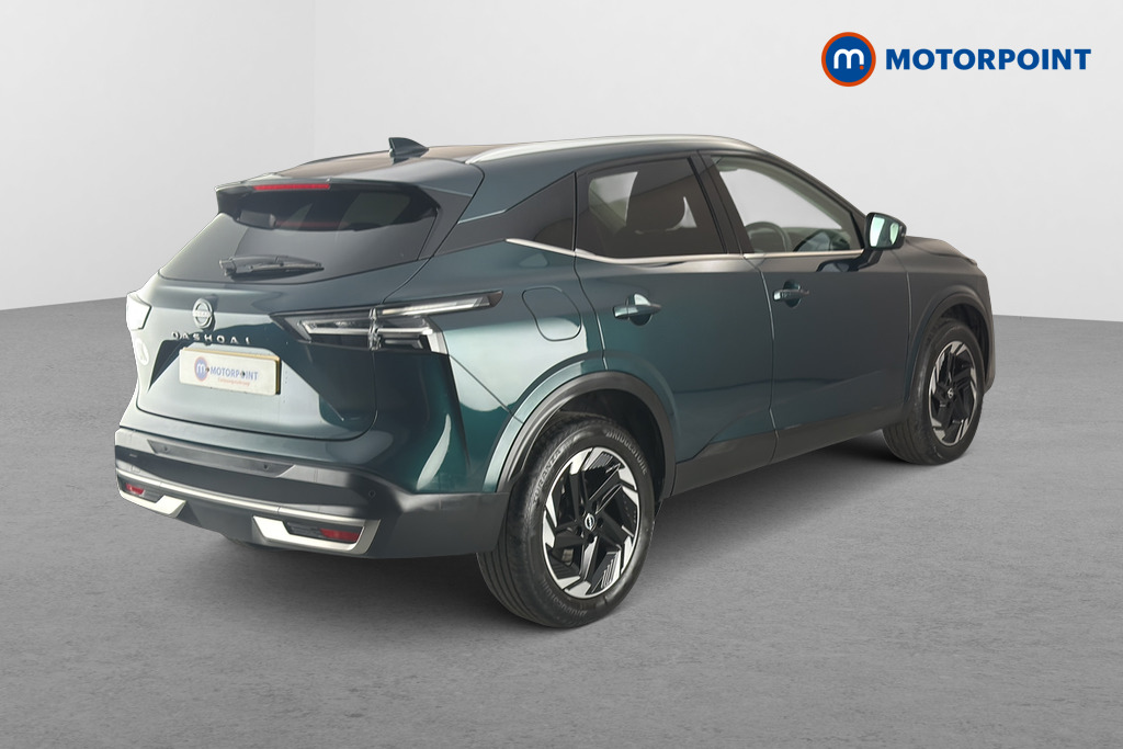 Nissan Qashqai N-Connecta Manual Petrol SUV - Stock Number (1667626) - Passenger side rear corner