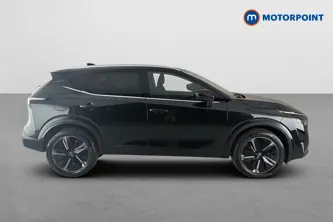 Nissan Qashqai Tekna Automatic Petrol SUV - Stock Number (1667681) - Passenger side