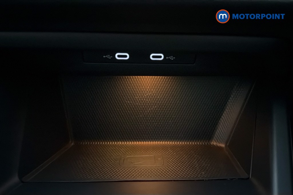 Volkswagen Golf Active Manual Petrol Hatchback - Stock Number (1648343) - 17th supplementary image