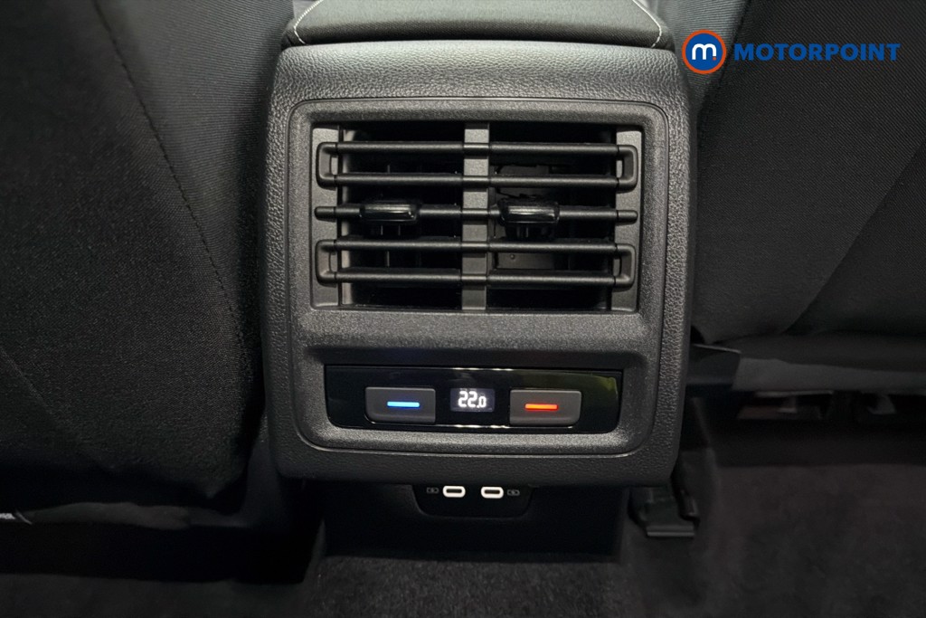 Volkswagen Golf Active Manual Petrol Hatchback - Stock Number (1648343) - 30th supplementary image
