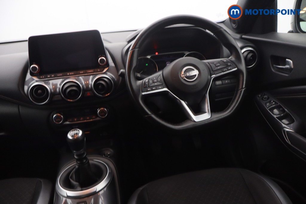 Nissan Juke N-Connecta Manual Petrol SUV - Stock Number (1651242) - 9th supplementary image