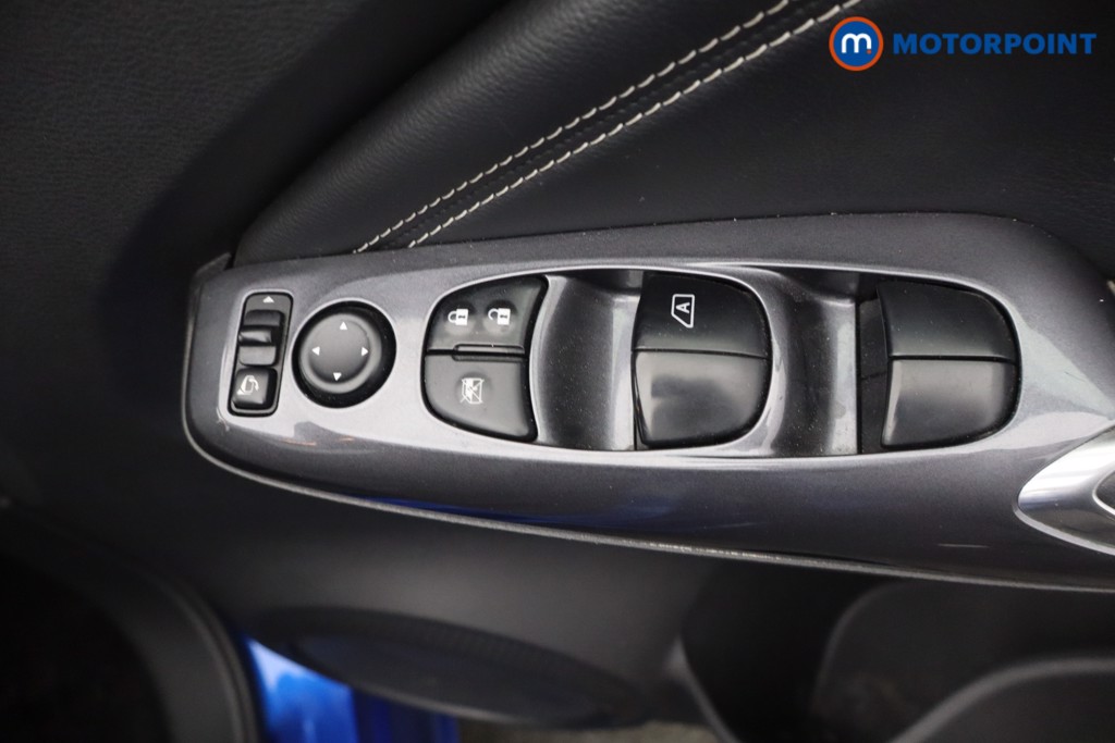 Nissan Juke N-Connecta Manual Petrol SUV - Stock Number (1651242) - 11th supplementary image