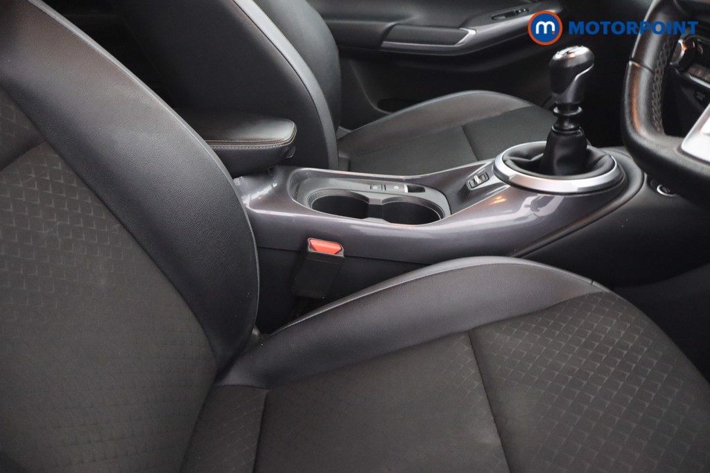 Nissan Juke N-Connecta Manual Petrol SUV - Stock Number (1651242) - 12th supplementary image