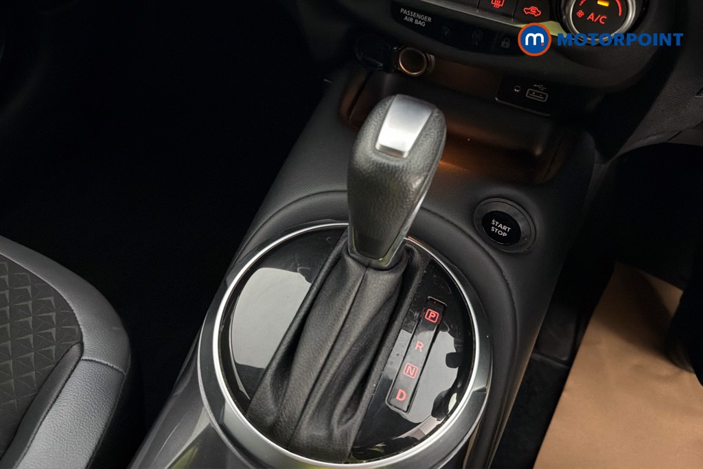 Nissan Juke N-Connecta Automatic Petrol-Electric Hybrid SUV - Stock Number (1652707) - 15th supplementary image