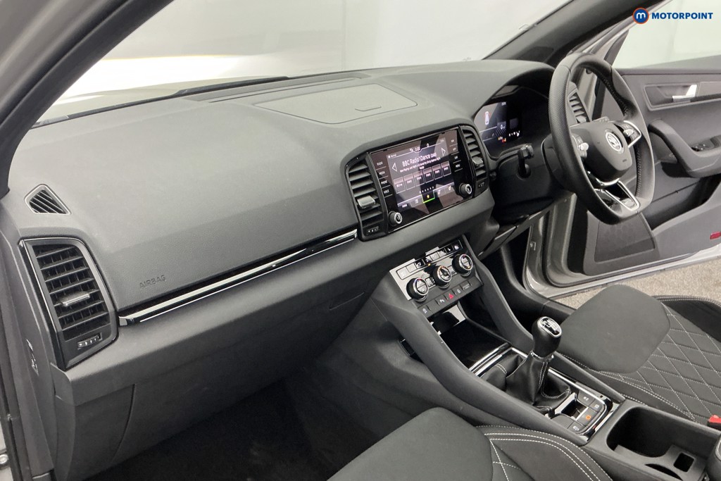 Skoda Karoq Sportline Manual Petrol SUV - Stock Number (1654461) - 9th supplementary image