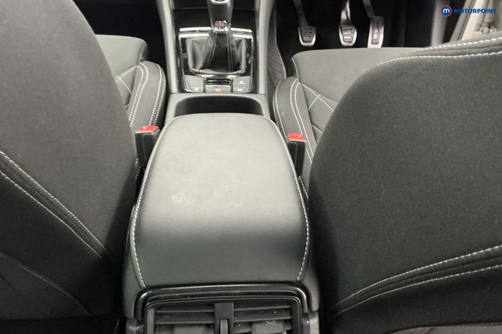 Skoda Karoq Sportline Manual Petrol SUV - Stock Number (1654461) - 11th supplementary image