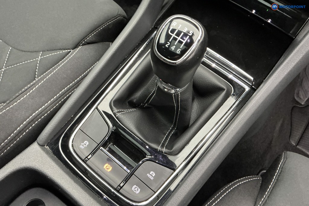 Skoda Karoq Sportline Manual Petrol SUV - Stock Number (1654461) - 15th supplementary image