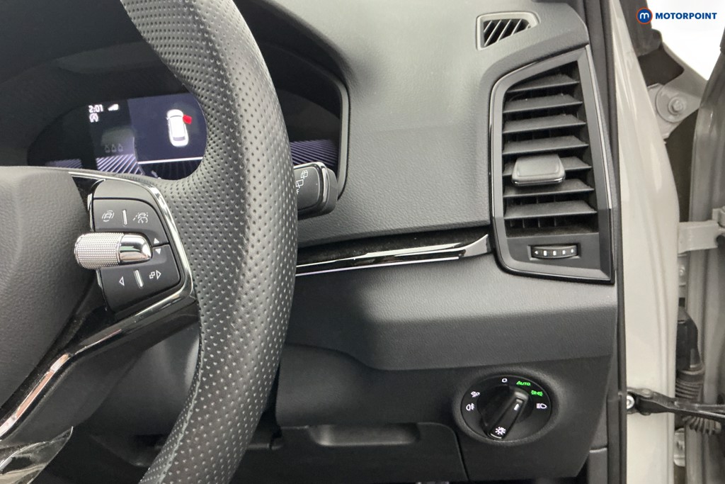 Skoda Karoq Sportline Manual Petrol SUV - Stock Number (1654461) - 22nd supplementary image