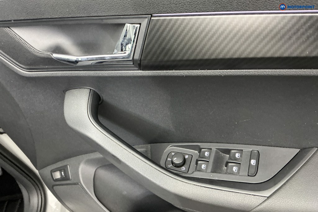 Skoda Karoq Sportline Manual Petrol SUV - Stock Number (1654461) - 25th supplementary image