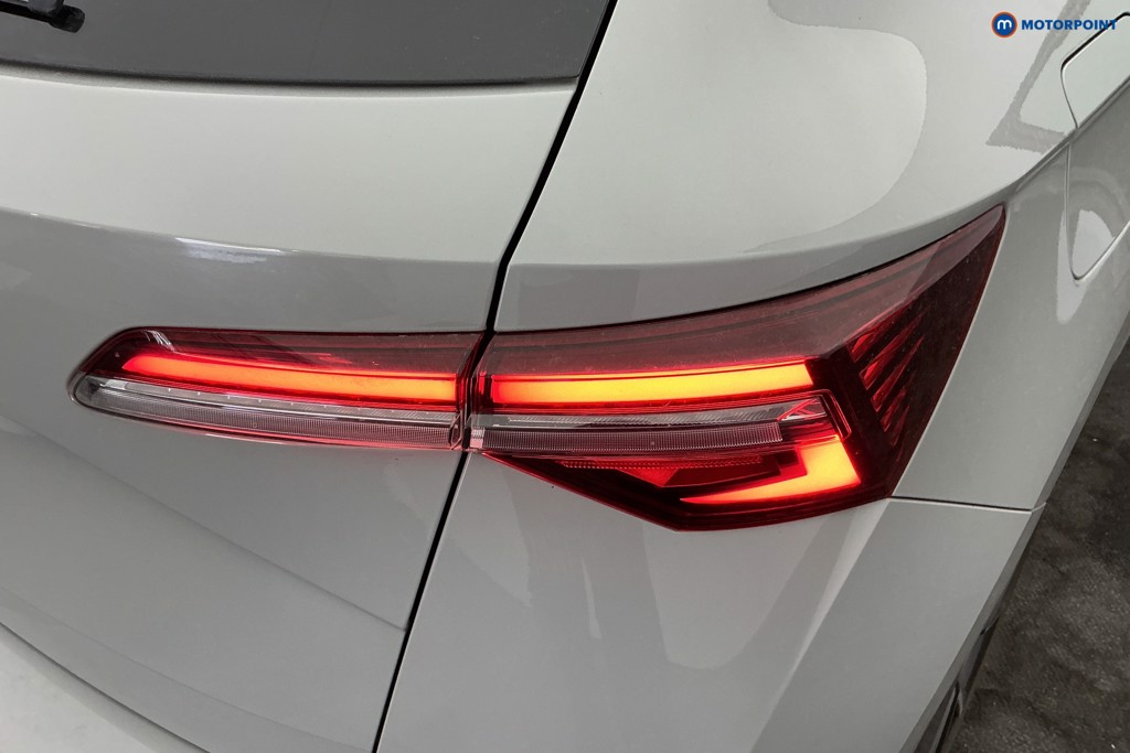 Skoda Karoq Sportline Manual Petrol SUV - Stock Number (1654461) - 32nd supplementary image