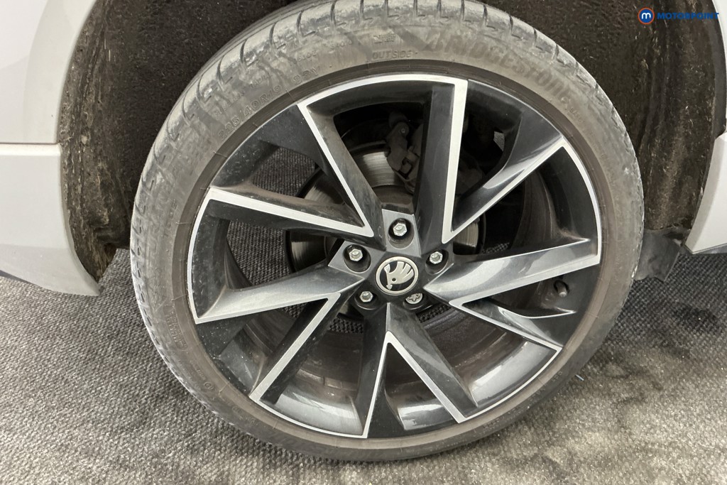Skoda Karoq Sportline Manual Petrol SUV - Stock Number (1654461) - 35th supplementary image