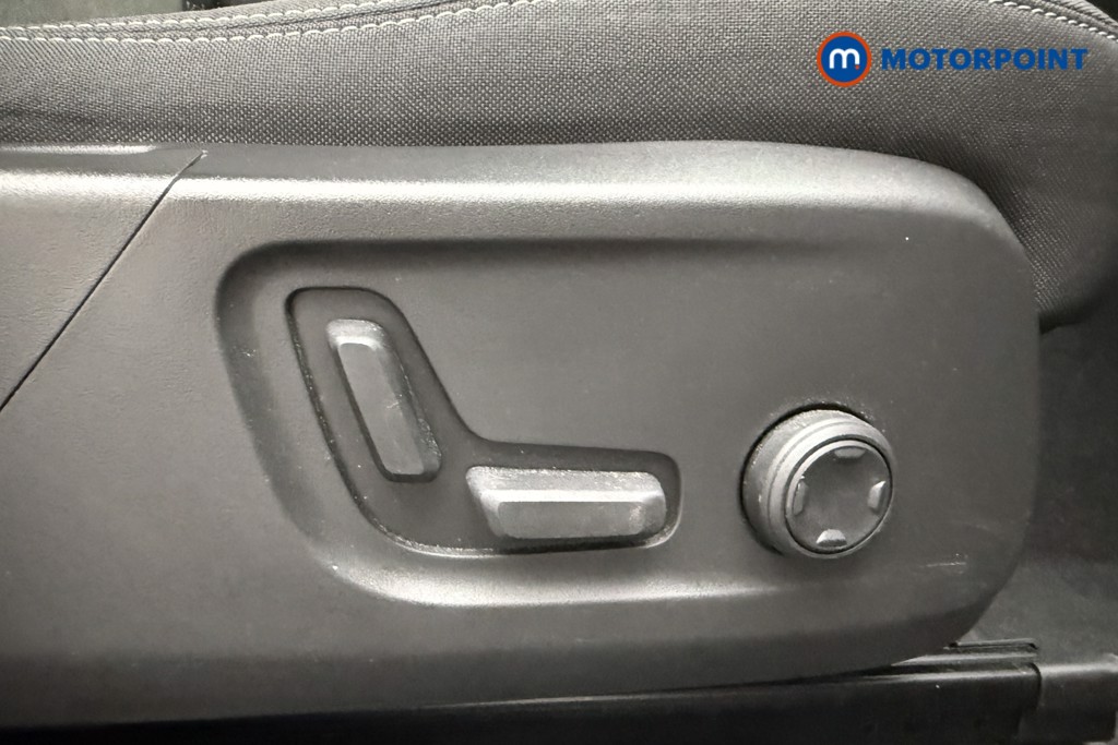 Volvo Xc40 Plus Automatic Petrol SUV - Stock Number (1657550) - 17th supplementary image