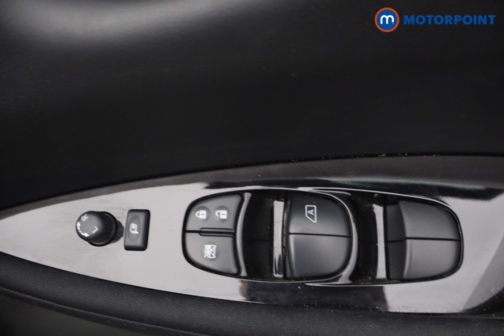 Nissan Leaf N-Connecta Automatic Electric Hatchback - Stock Number (1657838) - 11th supplementary image